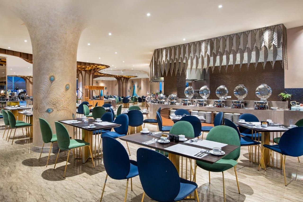 Grand Dafam Signature Hotel 4*